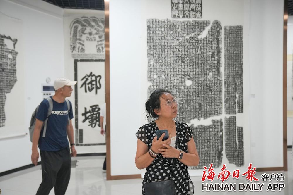 转发海南日报  黄河魂海岛情拓片展三亚展出